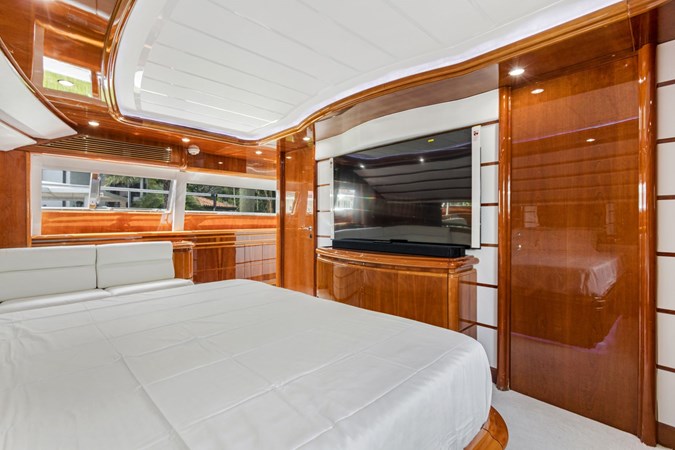 35__2002 94ft Ferretti Yachts 94 EL LADRILLO III