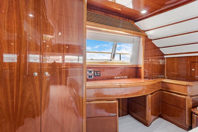 36__2002 94ft Ferretti Yachts 94 EL LADRILLO III