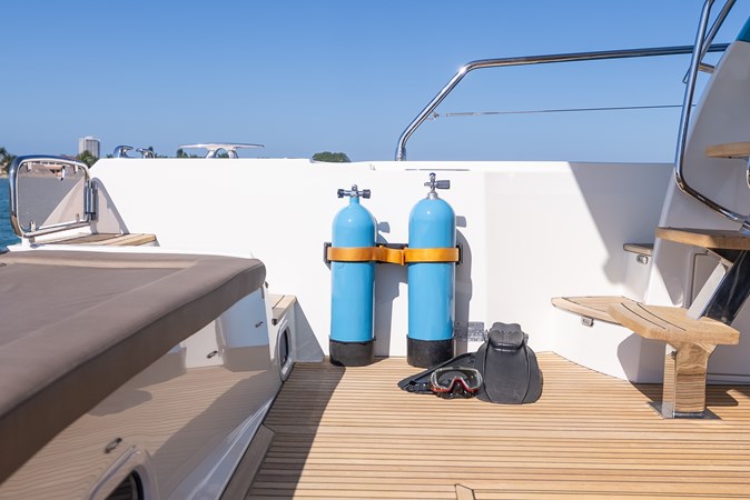 13_2016 55ft Prestige 550S TINKA