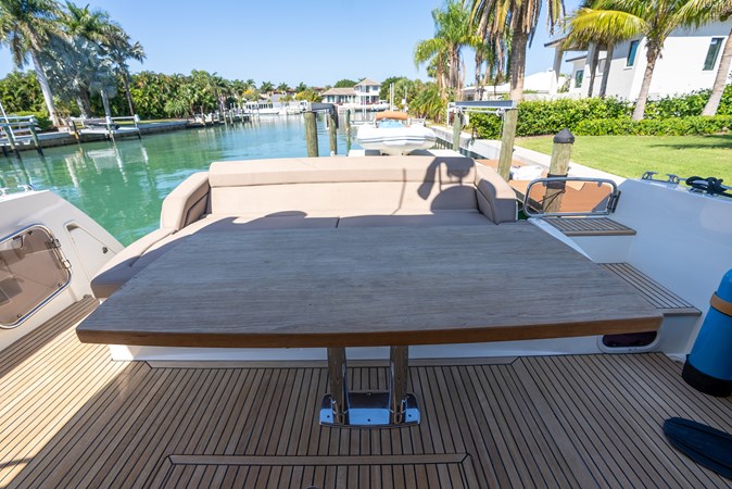 19_2016 55ft Prestige 550S TINKA