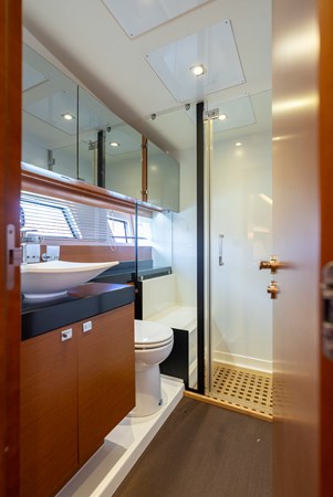 38_2016 55ft Prestige 550S TINKA