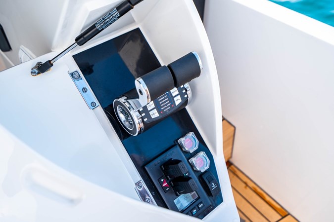 19_2020 60ft Princess V60 CHAOS