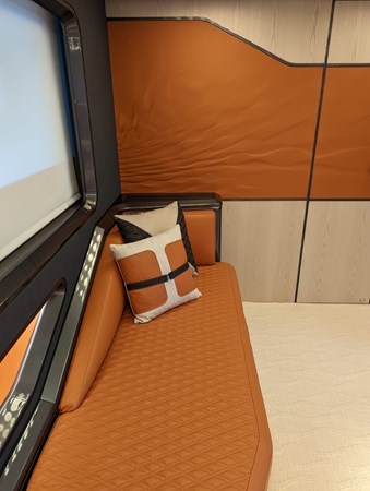 51_2023 Astondoa 677 Coupe