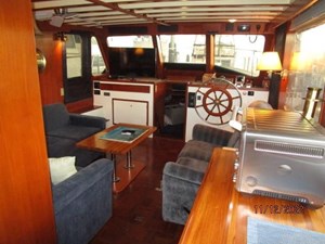 Catalina Jack 33 32_2794527_44_defever_salon_forward