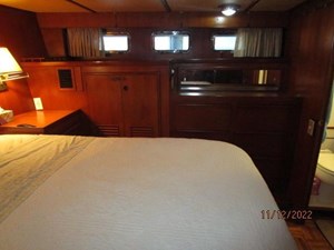 Catalina Jack 46 45_2794527_44_defever_master_stateroom_port