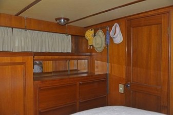 Catalina Jack 47 46_2794527_44_defever_master_stateroom_port_forward