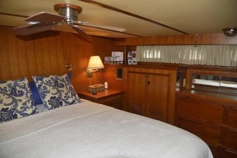 Catalina Jack 48 47_2794527_44_defever_master_stateroom_port_aft