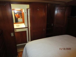 Catalina Jack 51 50_2794527_44_defever_master_stateroom_forward