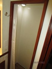 Catalina Jack 54 53_2794527_44_defever_master_stateroom_shower