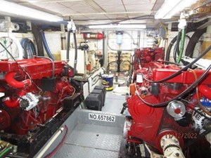 Catalina Jack 58 57_2794527_44_defever_engine_room_aft