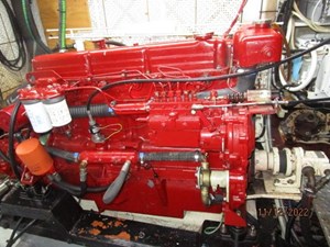 Catalina Jack 59 58_2794527_44_defever_port_main_engine