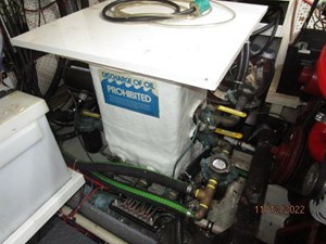 Catalina Jack 66 65_2794527_44_defever_engine_room_sea_chest