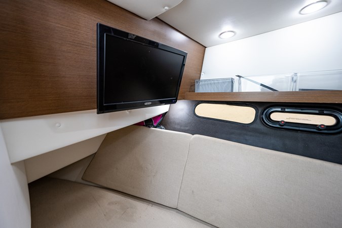 35_searay_irish_eyes_cabin_1