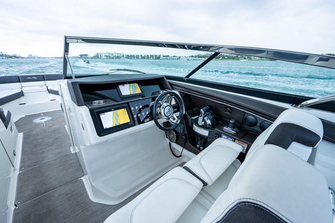 35_searay_irish_eyes_deck_shots_13