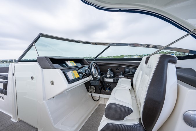 35_searay_irish_eyes_deck_shots_18