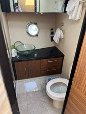 Mirax 9 Bathroom