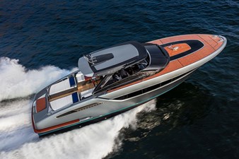 Dolceriva-Hardtop-silver-running