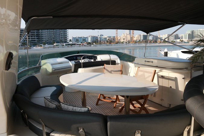 AZIMUT LEONARDO 98  - EXTERIOR - SEBASTIEN AGIUS YACHT CONSULTANT