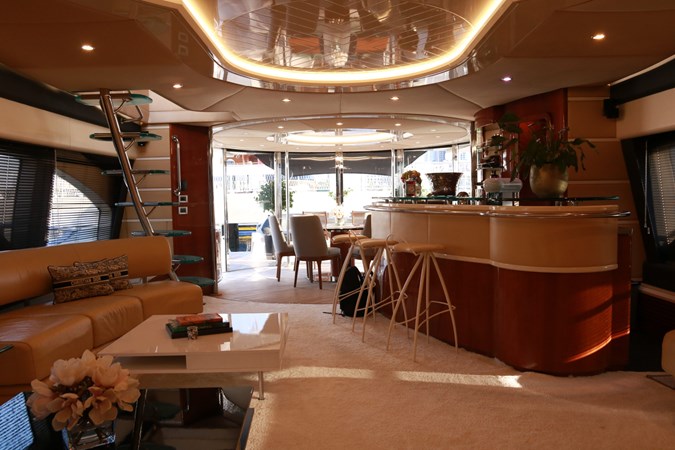 AZIMUT LEONARDO 98  - EXTERIOR - SEBASTIEN AGIUS YACHT CONSULTANT