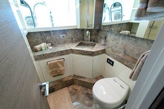 OLGA I 12 VIP Bathroom