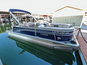 2019 Harris Cruiser 230 NLSQ 13 IMG_3948