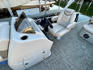 2019 Harris Cruiser 230 NLSQ 23 IMG_4106