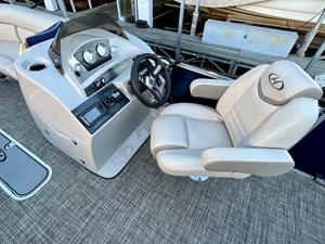 2019 Harris Cruiser 230 NLSQ 24 IMG_4107