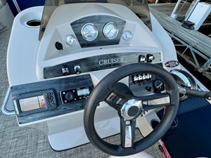 2019 Harris Cruiser 230 NLSQ 25 IMG_4108