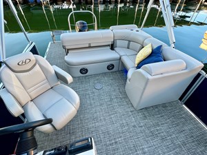 2019 Harris Cruiser 230 NLSQ 28 IMG_4111