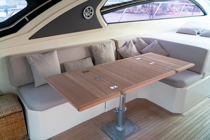 2011 Azimut Atlantis 48