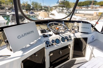 FLYBRIDGE HELM