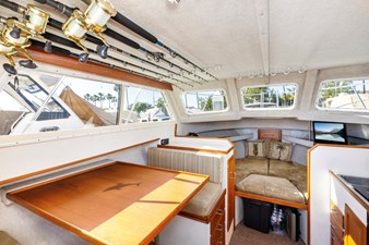 DINETTE and V-BERTH