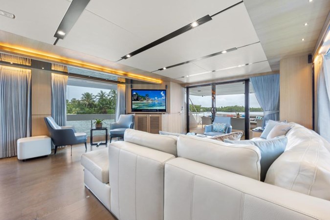 Salon View to Starboard