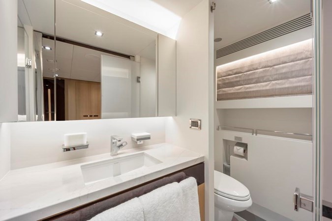 Guest Port Stateroom Vanity and Head