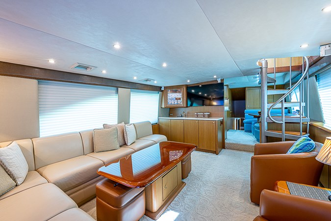 65_ocean_yacht_this_little_piggy_salon_1