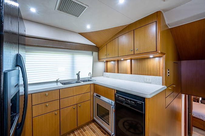 65_ocean_yacht_this_little_piggy_galley_1