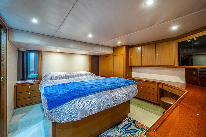65_ocean_yacht_this_little_piggy_master_stateroom_1