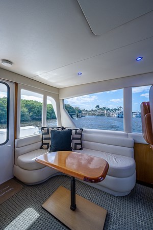65_ocean_yacht_this_little_piggy_enclosed_flybridge_3