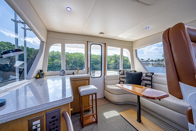 65_ocean_yacht_this_little_piggy_enclosed_flybridge_9