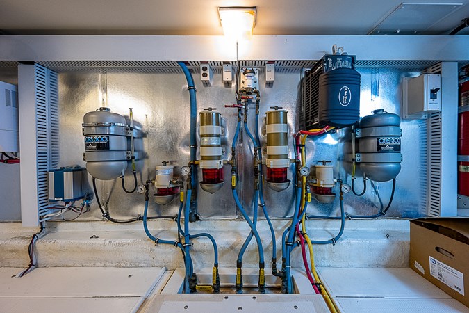 65_ocean_yacht_this_little_piggy_engine_room_4