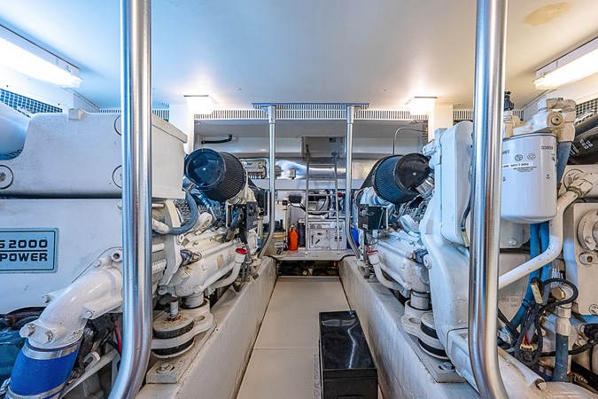 65_ocean_yacht_this_little_piggy_engine_room_5