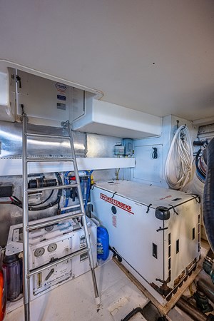 65_ocean_yacht_this_little_piggy_engine_room_9