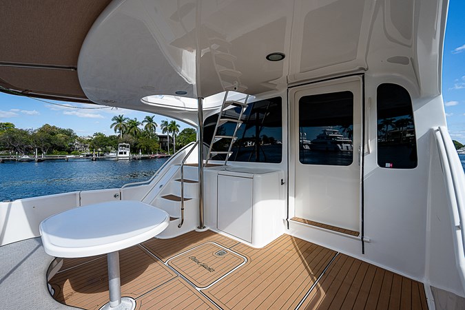 65_ocean_yacht_this_little_piggy_cockpit_3