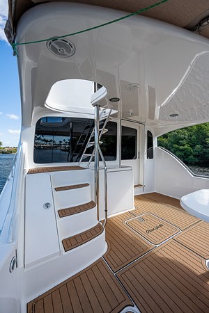 65_ocean_yacht_this_little_piggy_cockpit_5