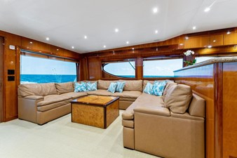 No Name 2 2_2795305_2008_hatteras_68_convertible_salon