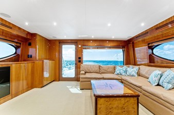 No Name 5 5_2795305_2008_hatteras_68_convertible_salon