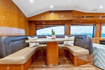 No Name 12 12_2795305_2008_hatteras_68_convertible_dinette