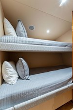 No Name 33 33_2795305_2008_hatteras_68_convertible_guest_stateroom