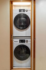 No Name 40 40_2795305_2008_hatteras_68_convertible_washer_dryer