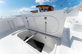 No Name 72 72_2795305_2008_hatteras_68_convertible_cockpit